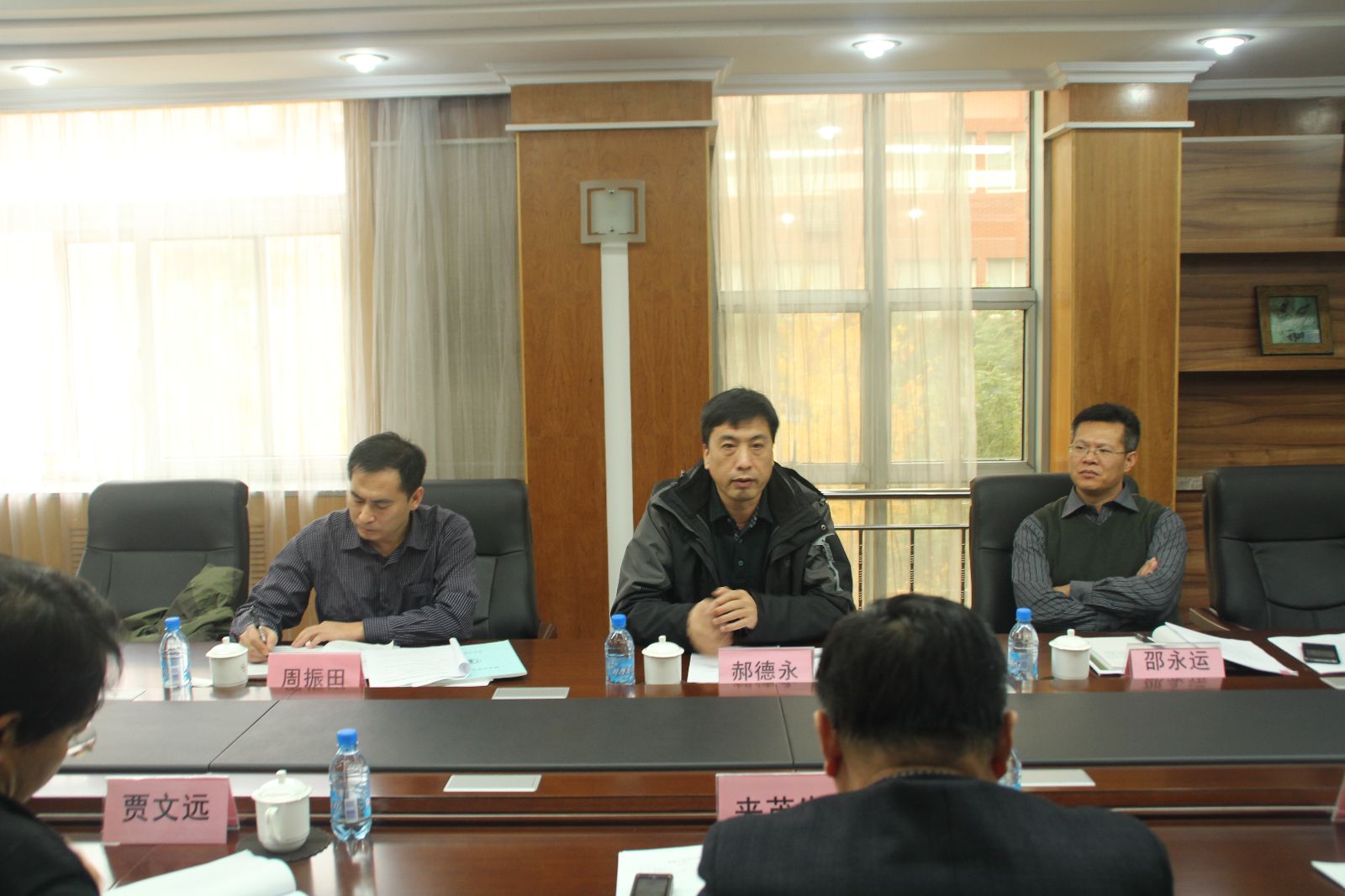 郝德永校长介绍情况